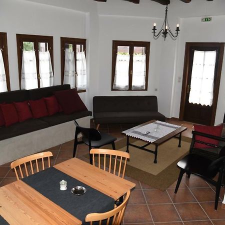 Karpofora Traditional Guesthouse Miléai Buitenkant foto